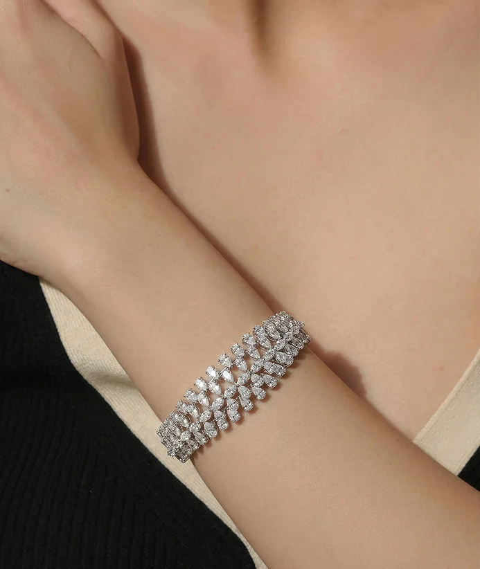 Bond Marquise Bloom Oval Bracelet