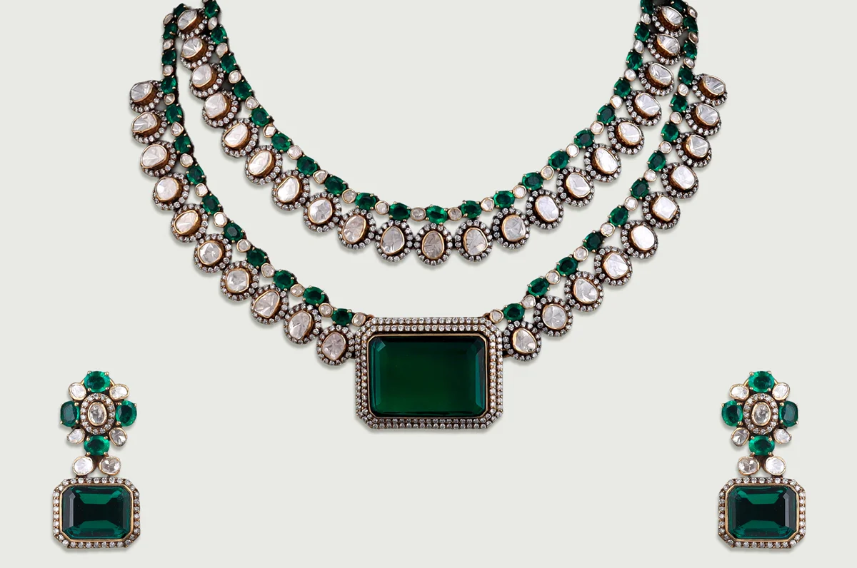 Amara Emerald Heirloom Haar