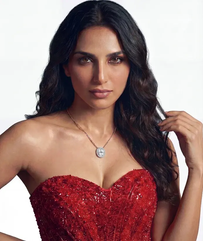 Diamond pendant evening look