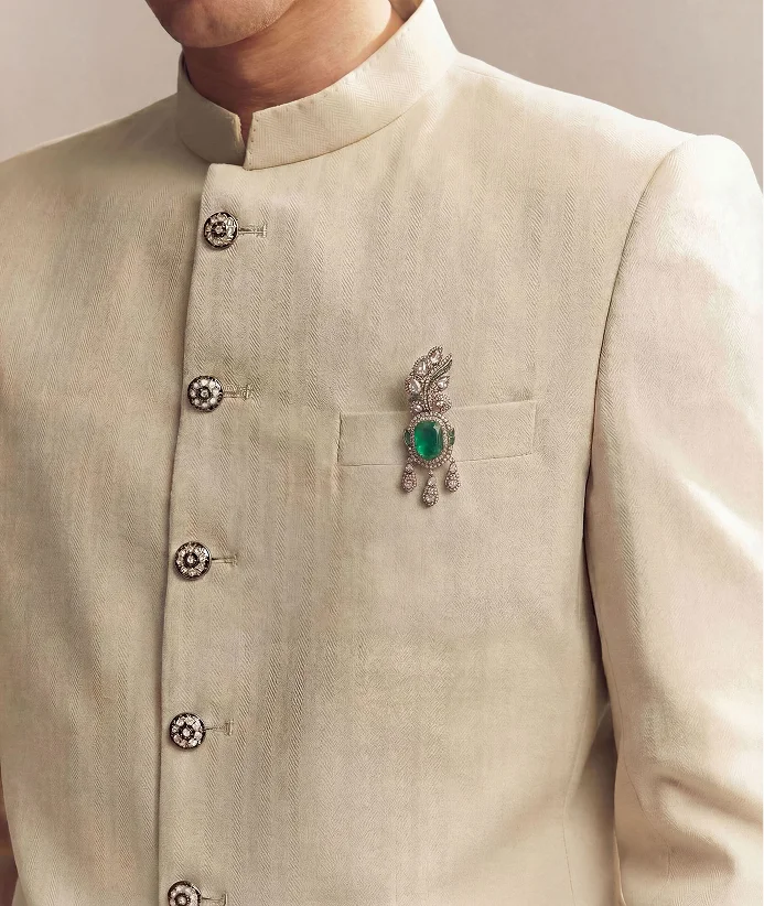 Emerald brooch sherwani style