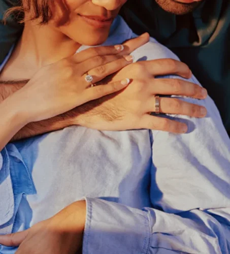 How to Pick a Gift for Your Wife That She’ll Use